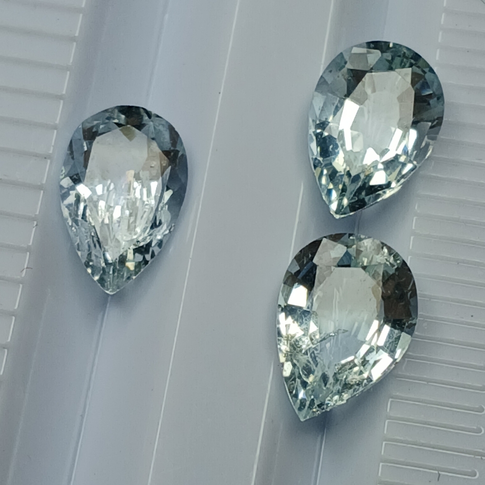 Trio Elegant Pear Aquamarine Gemstones 9x6mm